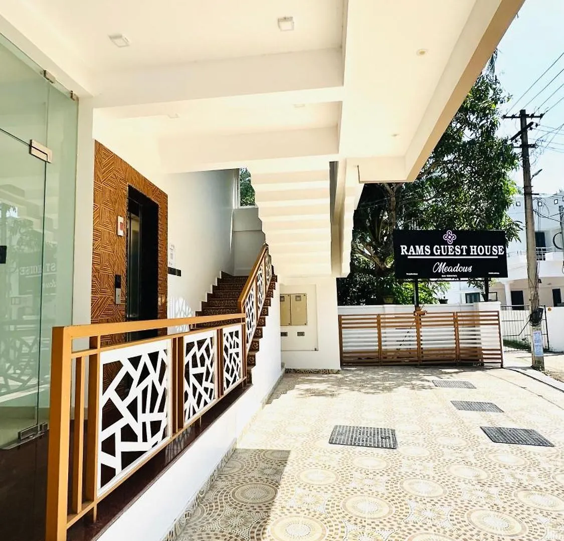 Rams Guest House Meadows Near Lulu Mall & Kims Hospital 特里凡得琅