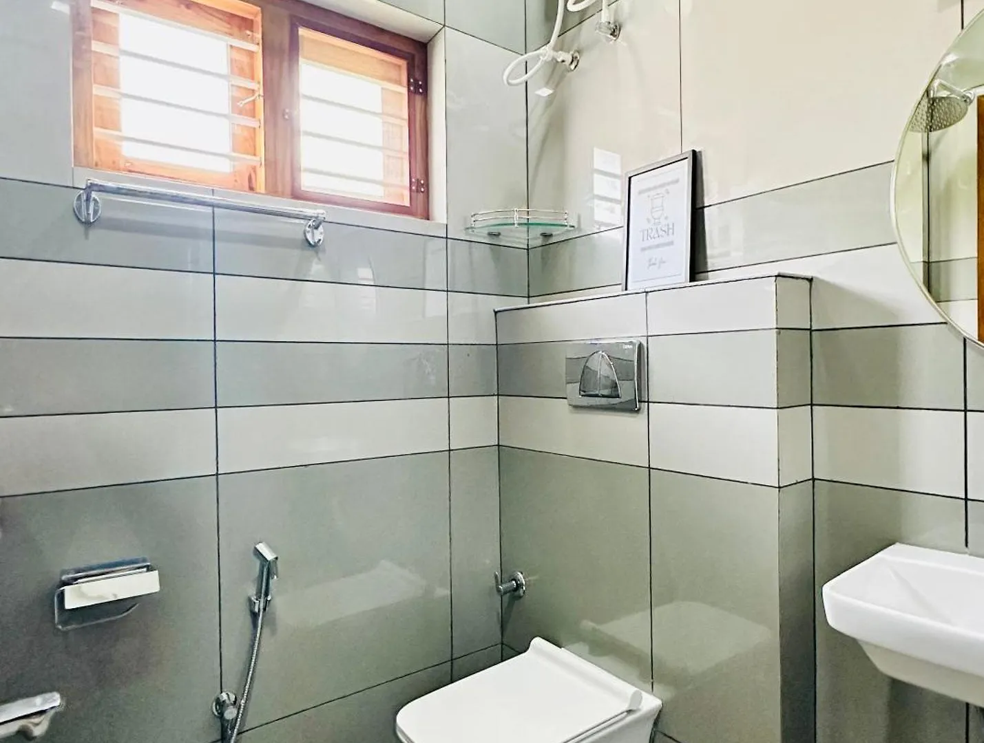 Rams Guest House Meadows Near Lulu Mall & Kims Hospital 特里凡得琅