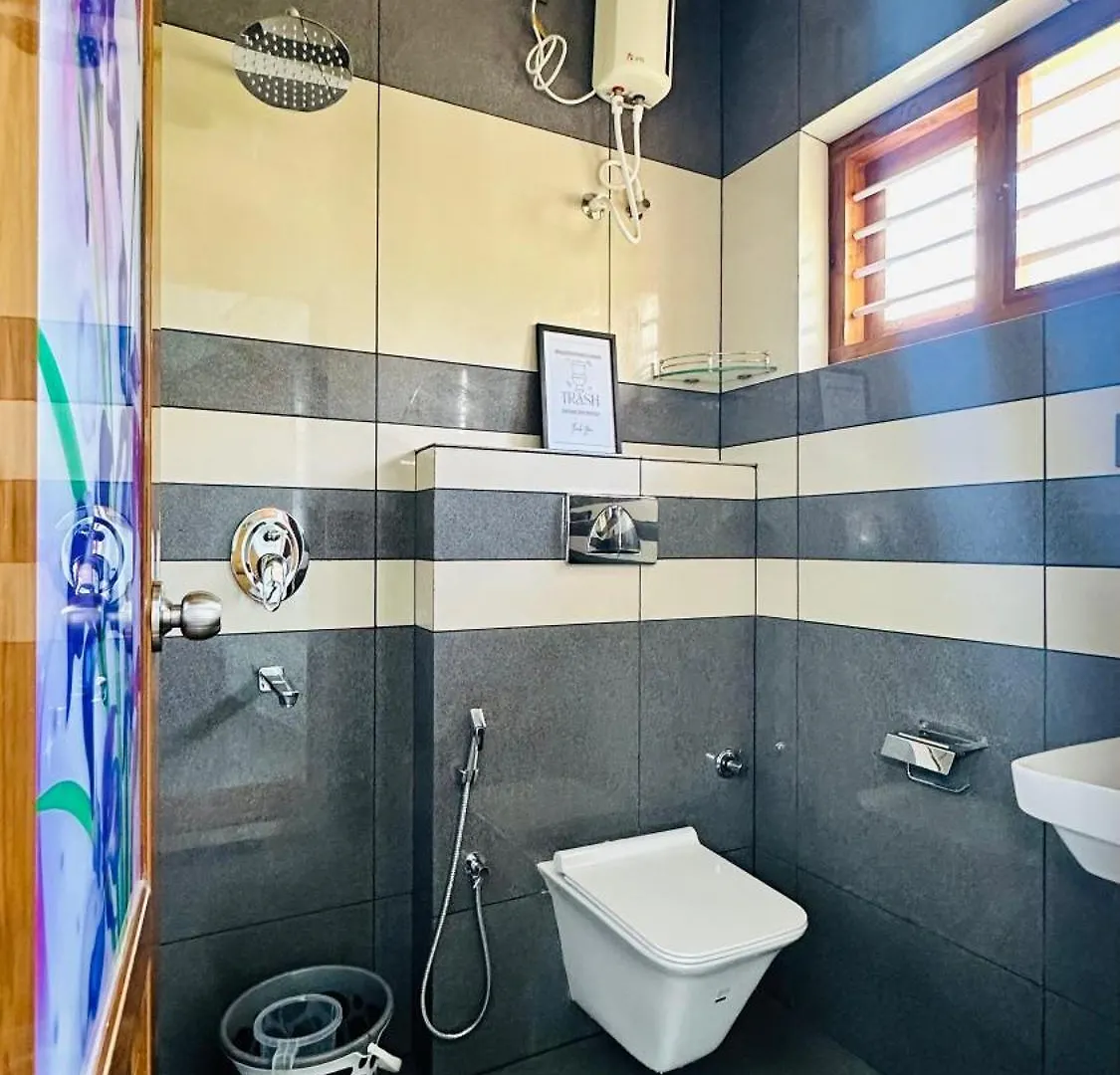 Rams Guest House Meadows Near Lulu Mall & Kims Hospital 特里凡得琅