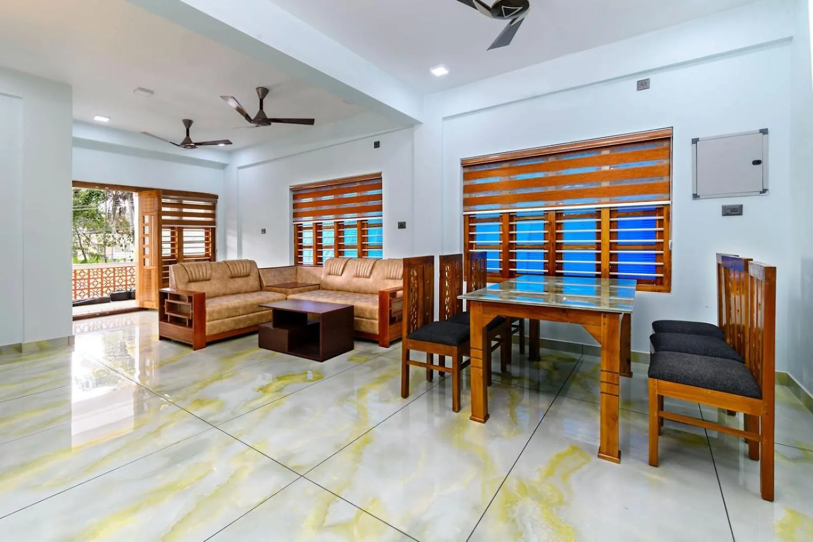 Rams Guest House Meadows Near Lulu Mall & Kims Hospital トリバンドラム インド